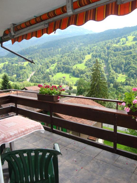 Hotel Old-Jnn Saas im Prattigau Bilik gambar