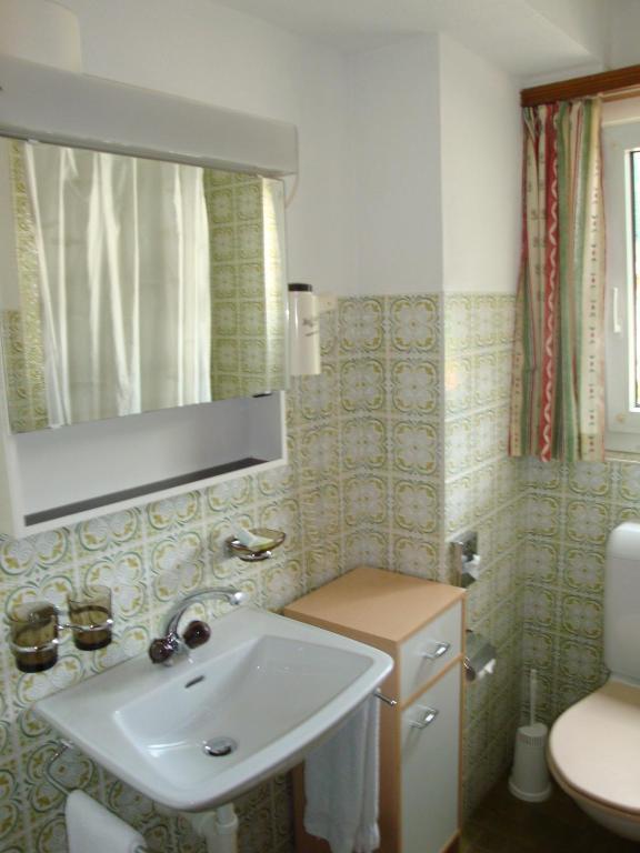 Hotel Old-Jnn Saas im Prattigau Bilik gambar
