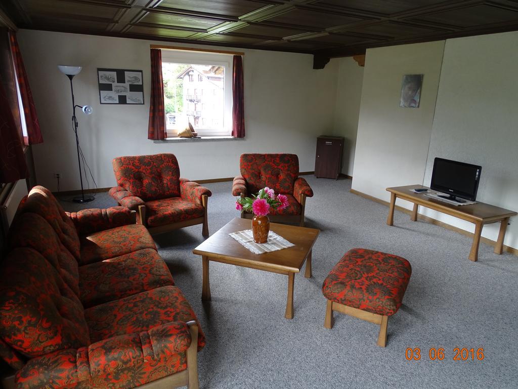 Hotel Old-Jnn Saas im Prattigau Bilik gambar