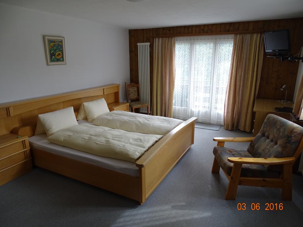 Hotel Old-Jnn Saas im Prattigau Bilik gambar